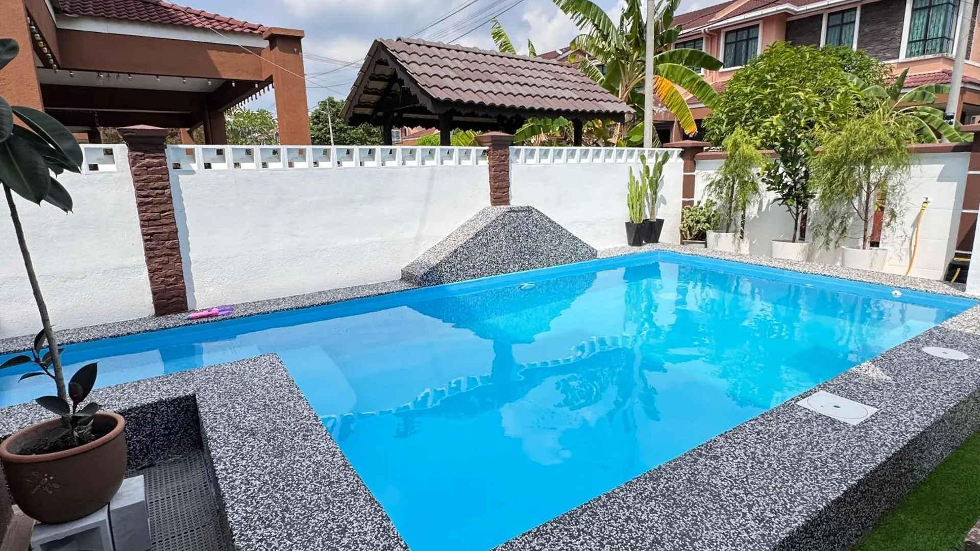 Feriehus Cahaya Melissa Homestay Private Pool Malacca Malaysia